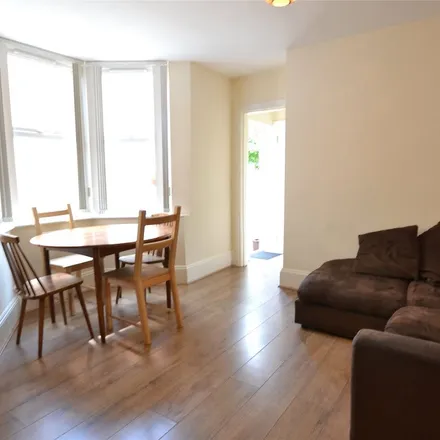 Rent this 6 bed apartment on Gate 1 in Kingsholm Road, Gloucester