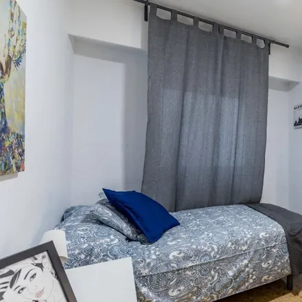 Rent this 5 bed room on Avinguda del Port in 304, 46024 Valencia