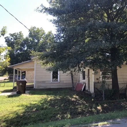 Buy this 3 bed house on 613 West Grand Avenue in Eufaula, McIntosh County