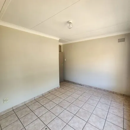 Image 9 - Blockbusters, Largo Road, Ekurhuleni Ward 75, Gauteng, 1559, South Africa - Apartment for rent