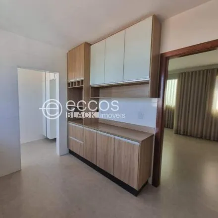 Buy this 4 bed apartment on Rua Jorge Martins Pinto in Segismundo Pereira, Uberlândia - MG