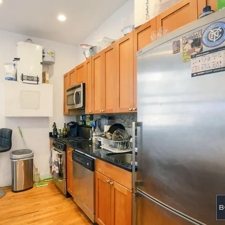 Image 3 - 207 2 Ave, New York, NY, USA - Townhouse for rent