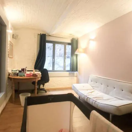 Rent this 2 bed apartment on Rue de l'Indépendance - Onafhankelijkheidstraat 51 in 1080 Molenbeek-Saint-Jean - Sint-Jans-Molenbeek, Belgium