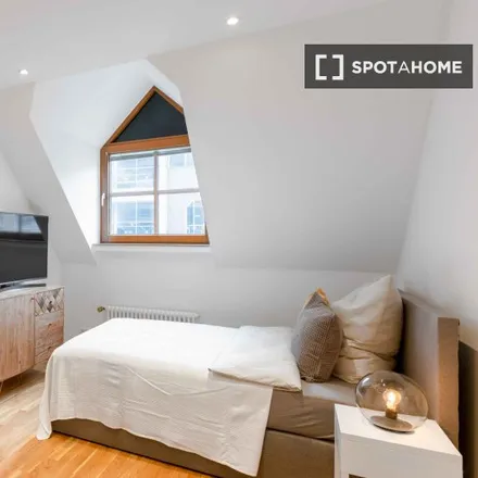 Rent this 6 bed room on Oppenheimer Straße 18 in 60594 Frankfurt, Germany