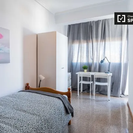 Rent this 5 bed room on Carrer del Riu Bidasoa in 46019 Valencia, Spain