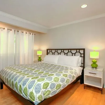 Rent this 2 bed apartment on Bicknell Avenue in Santa Monica, CA 90292