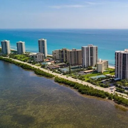 Image 4 - 5328 North Ocean Drive, Palm Beach Isles, Riviera Beach, FL 33404, USA - Condo for sale