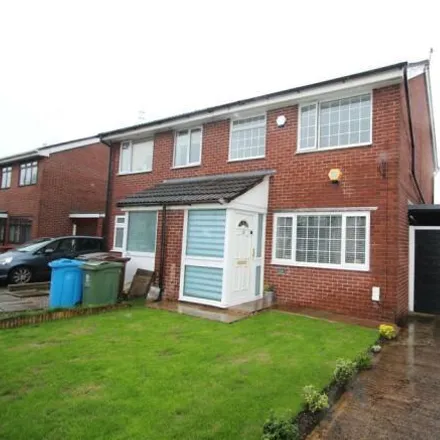 Rent this 3 bed duplex on 8A Grampian Close in Chadderton, OL9 8PT