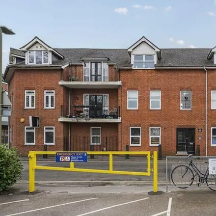 Buy this 2 bed apartment on Avenue Lane in Oxford, OX4 1XL