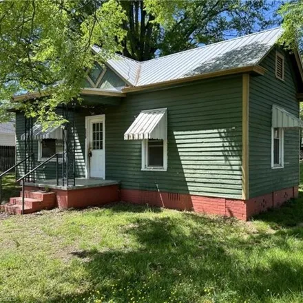 Buy this 2 bed house on 629 Morehead Street in Eden, NC 27288