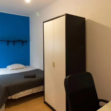 Rent this 3 bed room on Biblioteca Santa Eulàlia in Carrer de Pareto, 22