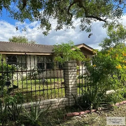 Image 2 - 914 W St Francis St, Brownsville, Texas, 78520 - House for sale