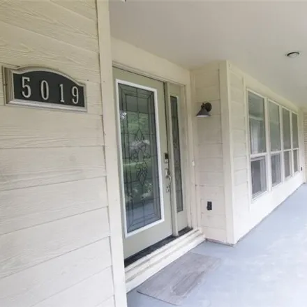 Image 2 - 5019 Lymbar Dr, Houston, Texas, 77096 - House for rent