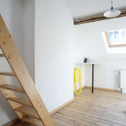 Rent this 2 bed apartment on Place Colignon - Colignonplein 28 in 1030 Schaerbeek - Schaarbeek, Belgium