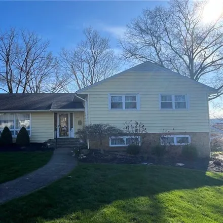 Buy this 4 bed house on 1617 Knob Hill Drive in Coshocton, OH 43812