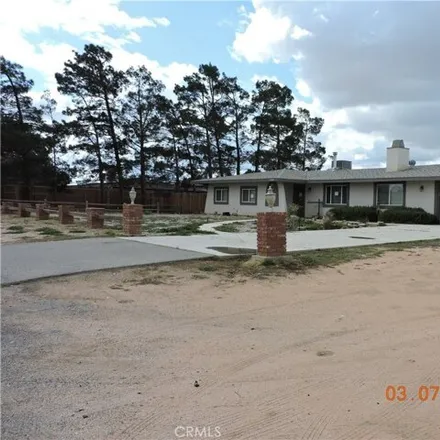 Image 3 - 15534 Comanche Road, Apple Valley, CA 92307, USA - House for sale