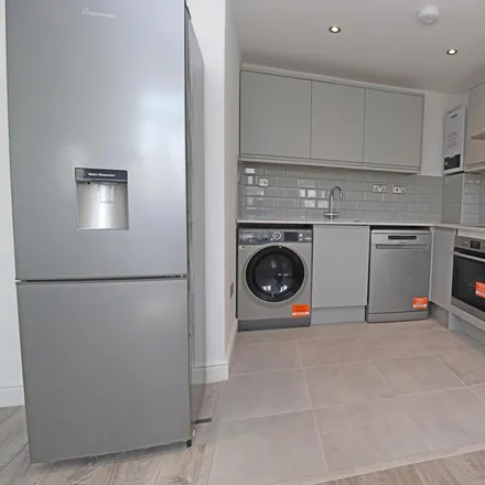 Rent this 4 bed apartment on 347 Upper Richmond Road West in London, SW14 8QN