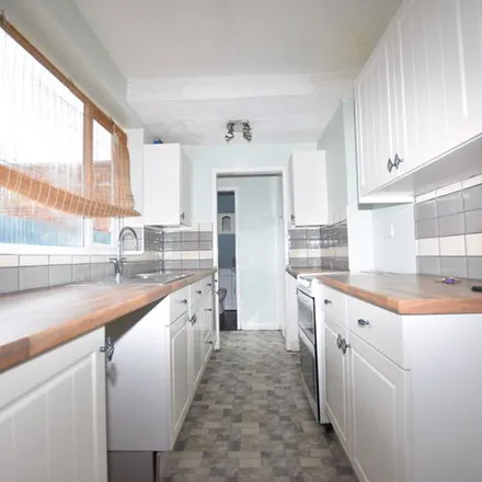Rent this 3 bed apartment on Albert Avenue in Nottingham, NG8 5BE