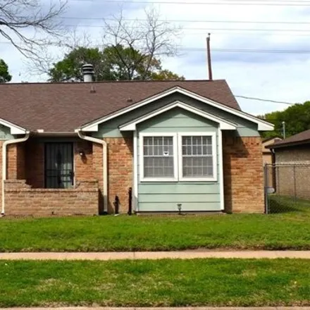 Image 2 - 10420 Norton Drive, Houston, TX 77043, USA - House for rent