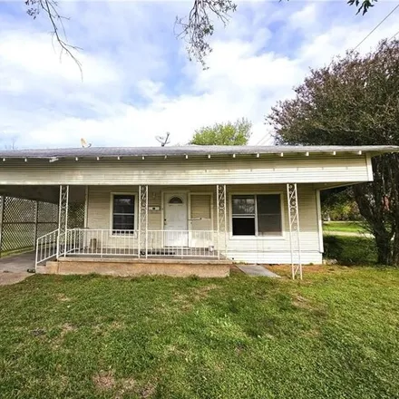 Buy this 3 bed house on 379 South Leon Street in Groesbeck, TX 76642