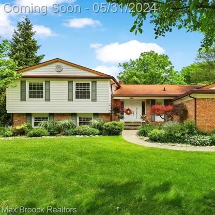 Buy this 5 bed house on 695 Rolling Rock Road in Bloomfield Township, MI 48304