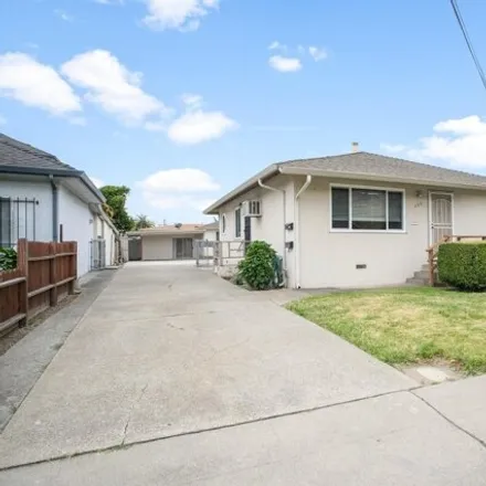 Buy this 5 bed house on 655 Kendall Way in Ashland, Alameda County
