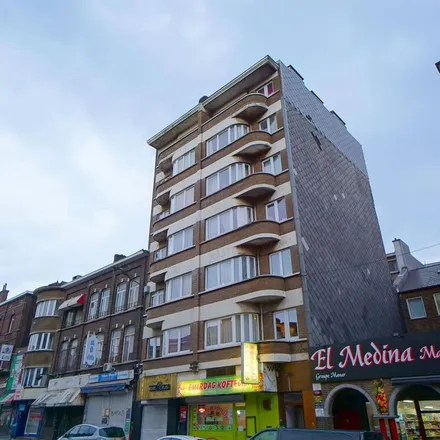 Image 1 - Place Vauban 20, 6000 Charleroi, Belgium - Apartment for rent