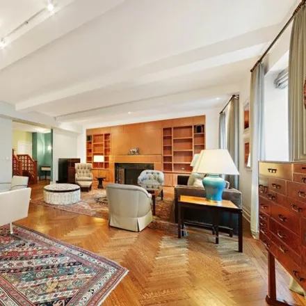 Image 1 - 155 East 72nd Street, New York, NY 10021, USA - Apartment for sale