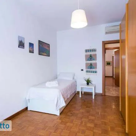 Image 9 - Via Luigi Settembrini 5, 20124 Milan MI, Italy - Apartment for rent