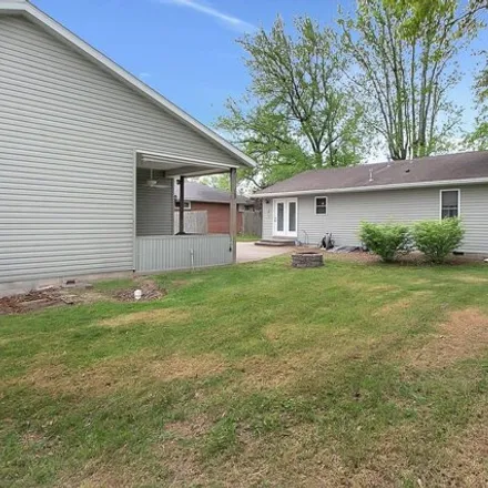 Image 6 - 194 California Street, Carterville, IL 62918, USA - House for sale