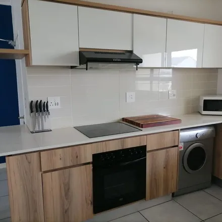 Rent this 2 bed apartment on 36 Winnie Avenue in Crowthorne, Gauteng