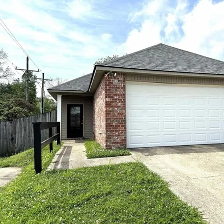 Rent this 3 bed house on 9198 Ridge Pine Drive in Brousard Plaza, East Baton Rouge Parish