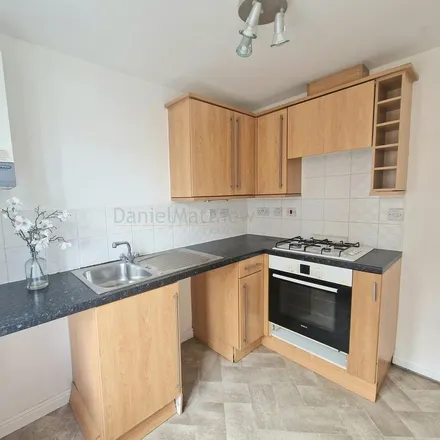 Image 2 - Church Bell Sound, Cefn Glas, CF31 4QH, United Kingdom - Townhouse for rent