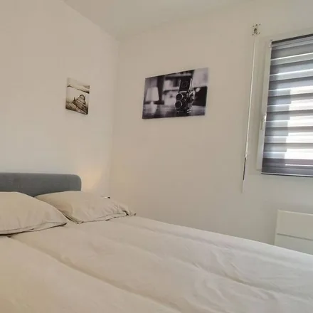 Rent this 2 bed house on Route de Saint-Quay-Portrieux in 22410 Plourhan, France