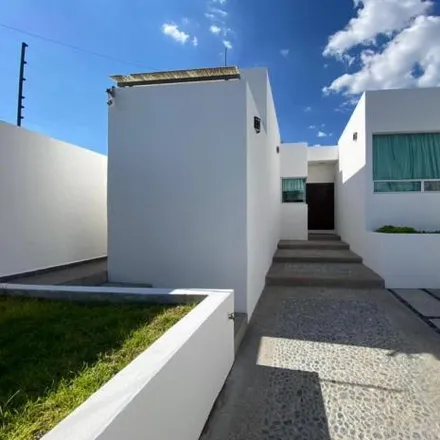 Buy this 3 bed house on Cerro Prieto in Delegaciön Santa Rosa Jáuregui, Juriquilla
