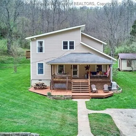Buy this 4 bed house on Turkey Pen Drive in Kanawha County, WV 25320