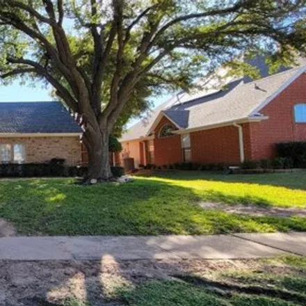 Rent this 4 bed house on 1368 Wagon Wheel Road in Garland, TX 75040