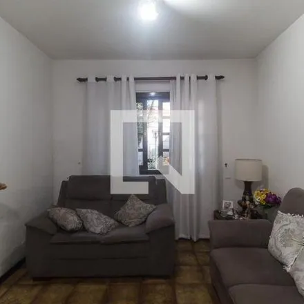 Rent this 3 bed house on Rua Sérgio Plaza in Vila Oliveira, Mogi das Cruzes - SP