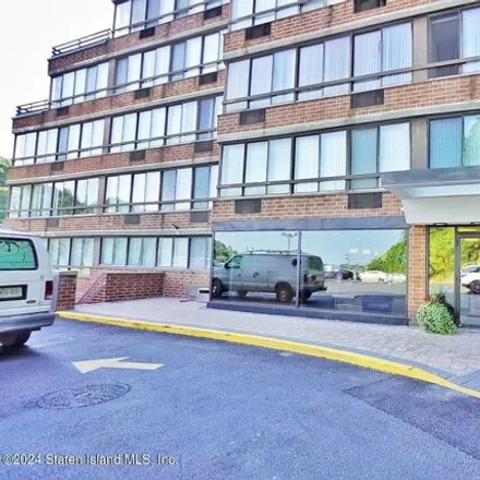 Buy this 1 bed apartment on Narrows Road North in New York, NY 10304