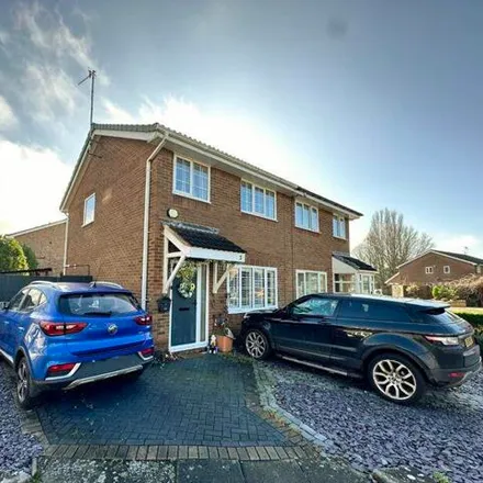 Buy this 3 bed duplex on 6 Dunning Close in Upton, CH49 2RH