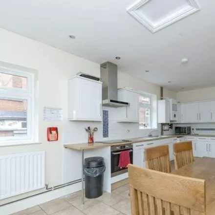 Image 4 - Holy Apostles, Imperial Avenue, Leicester, LE3 1AF, United Kingdom - Townhouse for rent