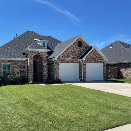 Buy this 4 bed house on West Gilligan Avenue in Rogers, AR 72758