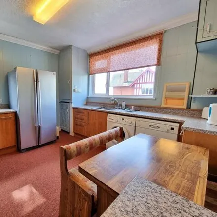 Image 5 - Richmond Court, Hillside Crescent, Swansea, SA2 0RD, United Kingdom - Apartment for sale