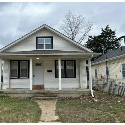 Buy this 4 bed house on 2307 Springmont Avenue in Columbus, OH 43223
