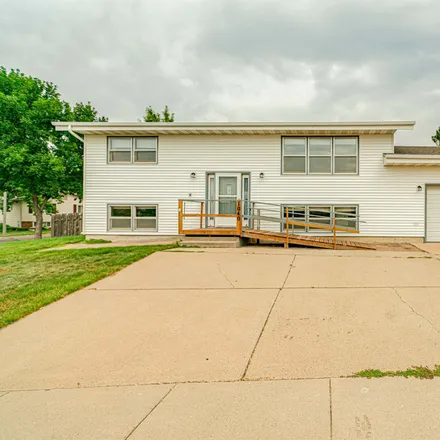 Buy this 3 bed house on 1005 East Owens Avenue in Bismarck, ND 58501