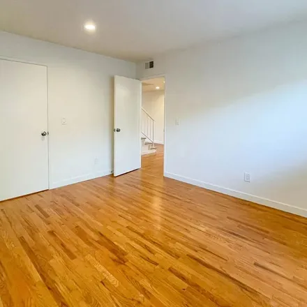 Image 3 - 12523 Rosy Circle, Los Angeles, CA 90066, USA - Apartment for rent