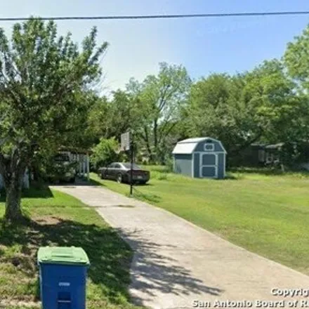 Buy this 3 bed house on 860 East Steiner Street in Beeville, TX 78102