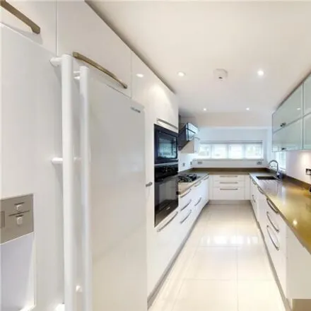 Image 2 - 34 Townshend Road, Primrose Hill, London, NW8 6LA, United Kingdom - Townhouse for rent