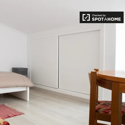 Rent this 12 bed room on Rua Professor Branquinho da Fonseca in 2775-054 Parede, Portugal