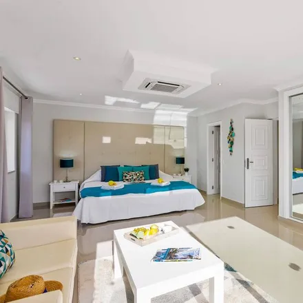 Rent this 3 bed house on Almancil in Estrada Vale Formoso, 8100-267 Almancil